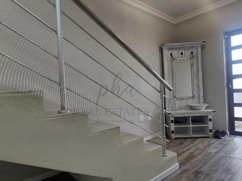 Fully Furnished Dual Living Home – Ocean View - Photo 2