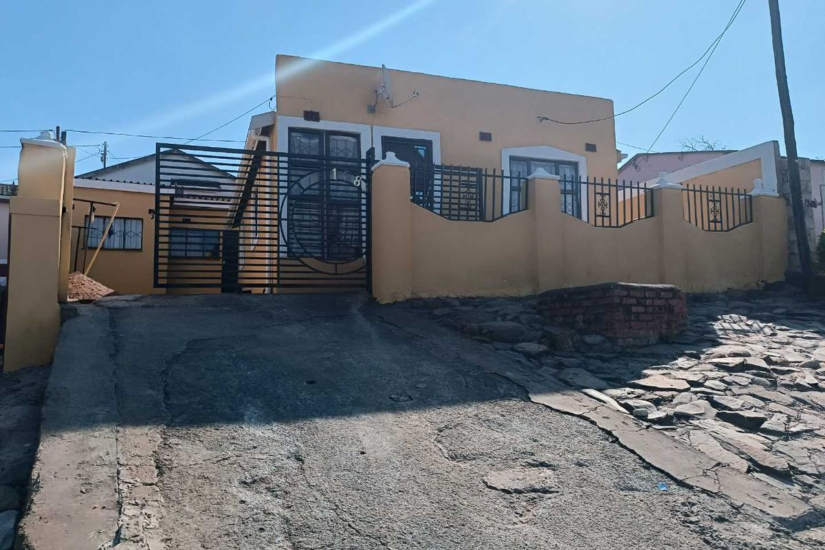 🏡 Renovated 2-Bedroom Home with Income-Generating 3-Bedroom Flatlet for Sale in Imbali Unit 2, Pietermaritzburg Dual Living, Rental Income & Exceptional Value - Photo 2