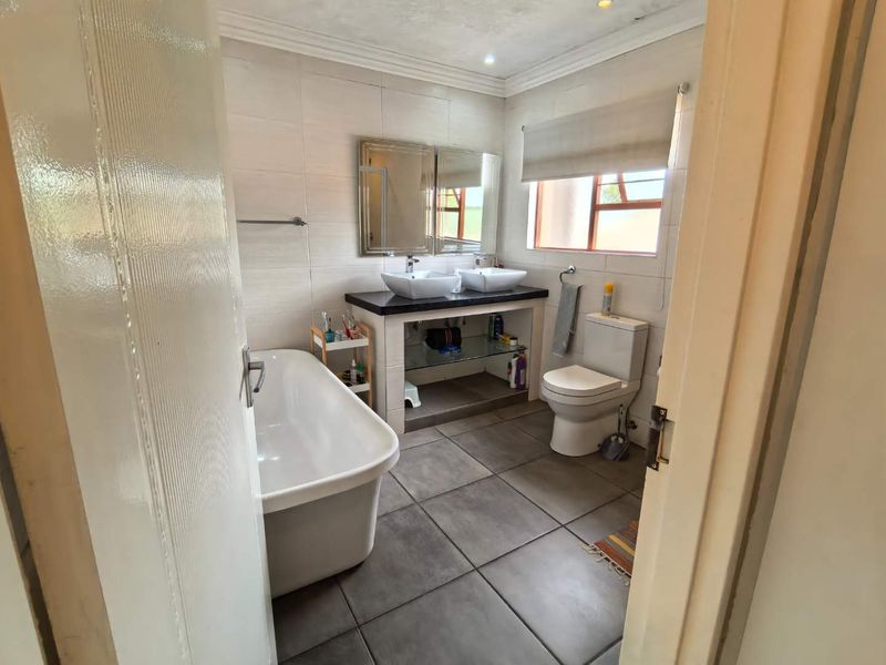 5 Bedroom house for sale in Rynfield - Photo 9