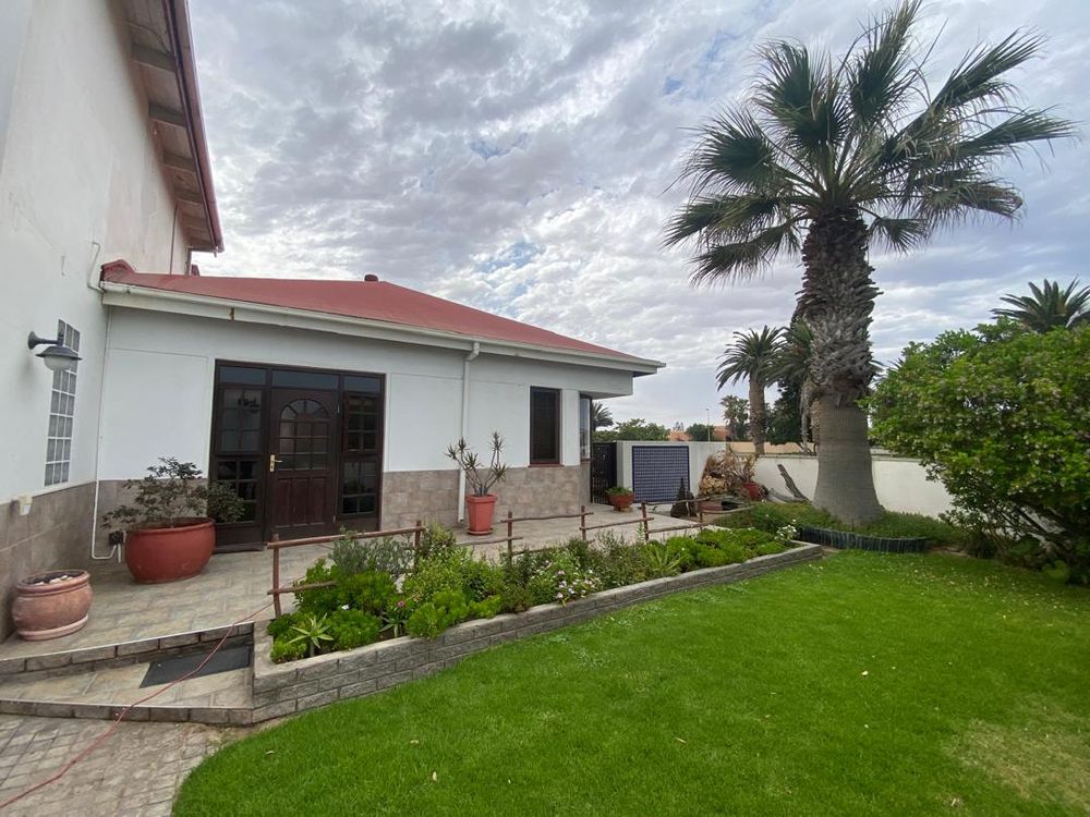 Front entrance and front garden