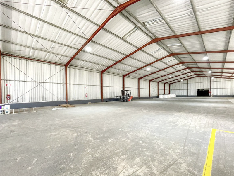 LARGE WAREHOUSE FOR SALE WITH YARD CLOSE TO FREEWAY - Photo 7