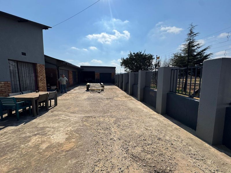 INVESTORS: STUDENT ACCOMODATION OR RENTAL - Photo 5