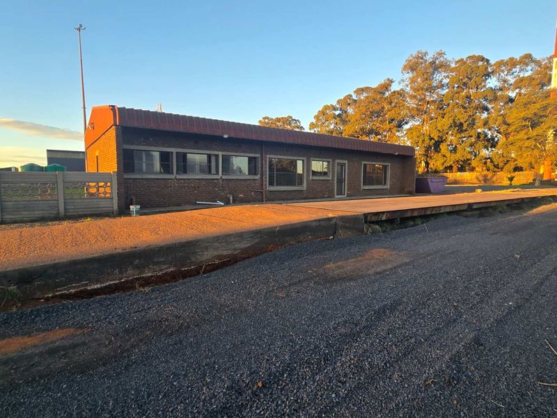 Expand Your Business Here - Workshop, Yard and Offices on 1.7HA - Photo 4