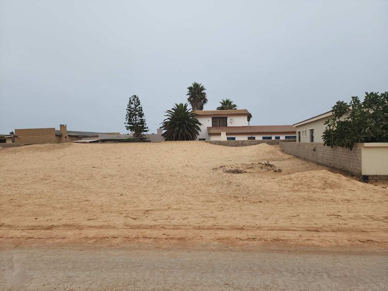 Vacant erf situated on the north dune. - Photo 4