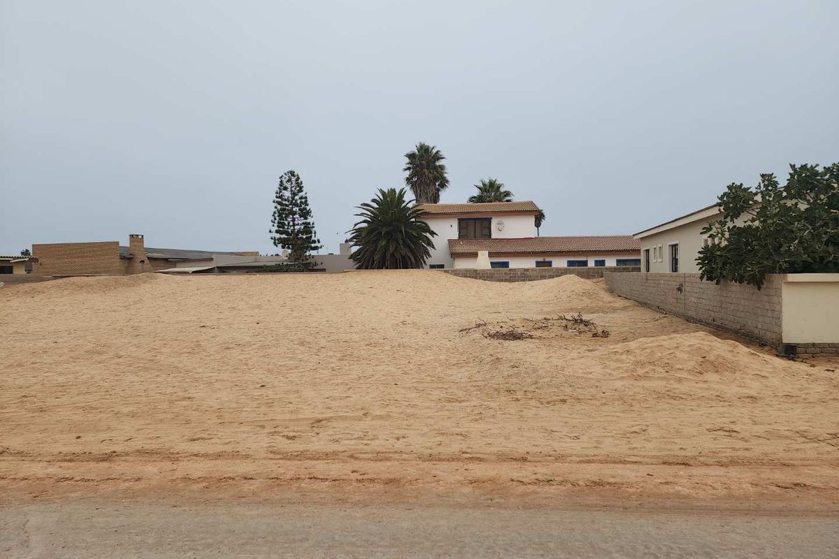 Vacant erf situated on the north dune. - Photo 4