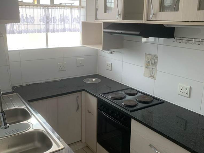 1.5 Bedroom Apartment in Weavind Park - Photo 10