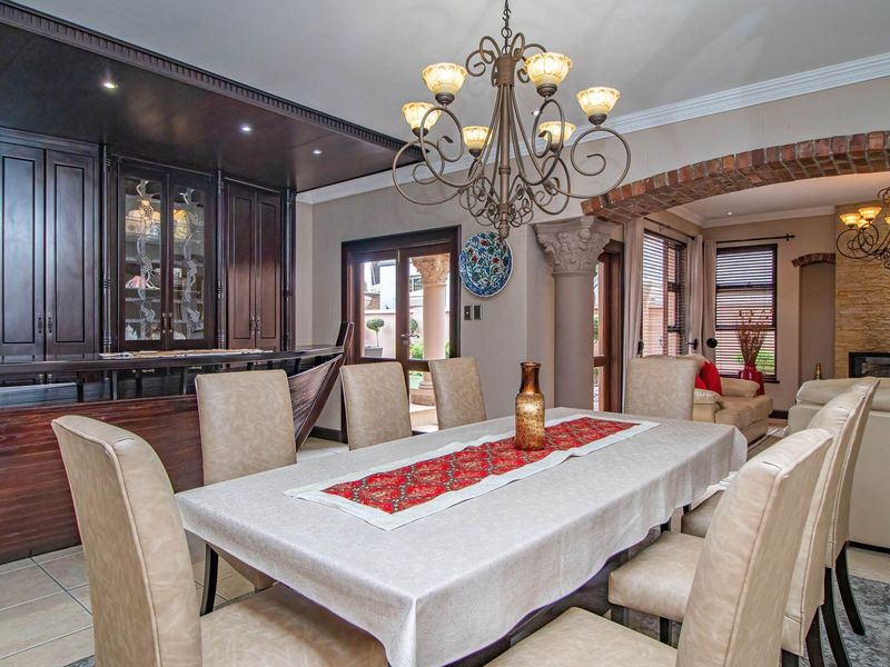 Experience Refined Living in the Monte Cristo Estate! - Photo 9