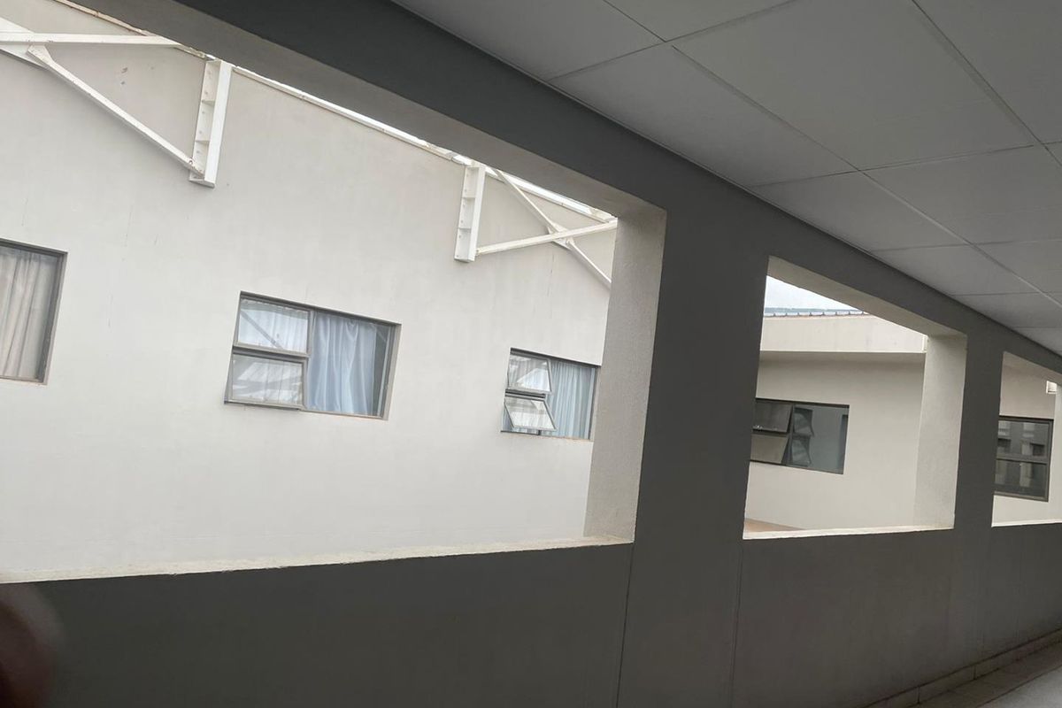 Modern Bachelor Unit for Sale - Photo 5