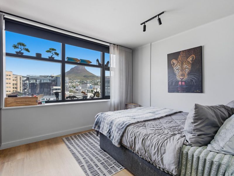 The iconic centerpiece of Table Mountain is framed perfectly as a natual canvas in your window! - Photo 8