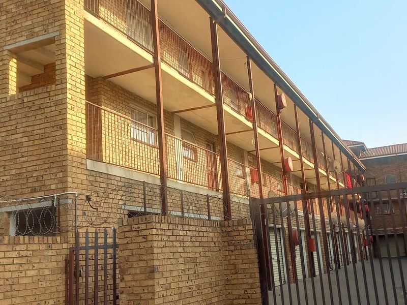 A 2 BEDROOM APARTMENT - Photo 9