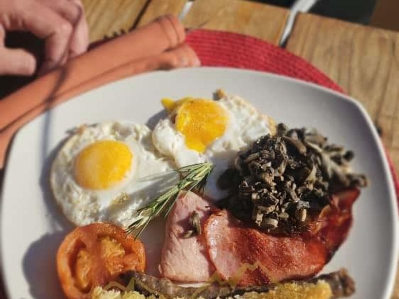 Aus | For Sale: A charming&historic guesthouse in the heart of Namibia’s scenic countryside.Well-known for its warm hospitality business with endless potential - Photo 5