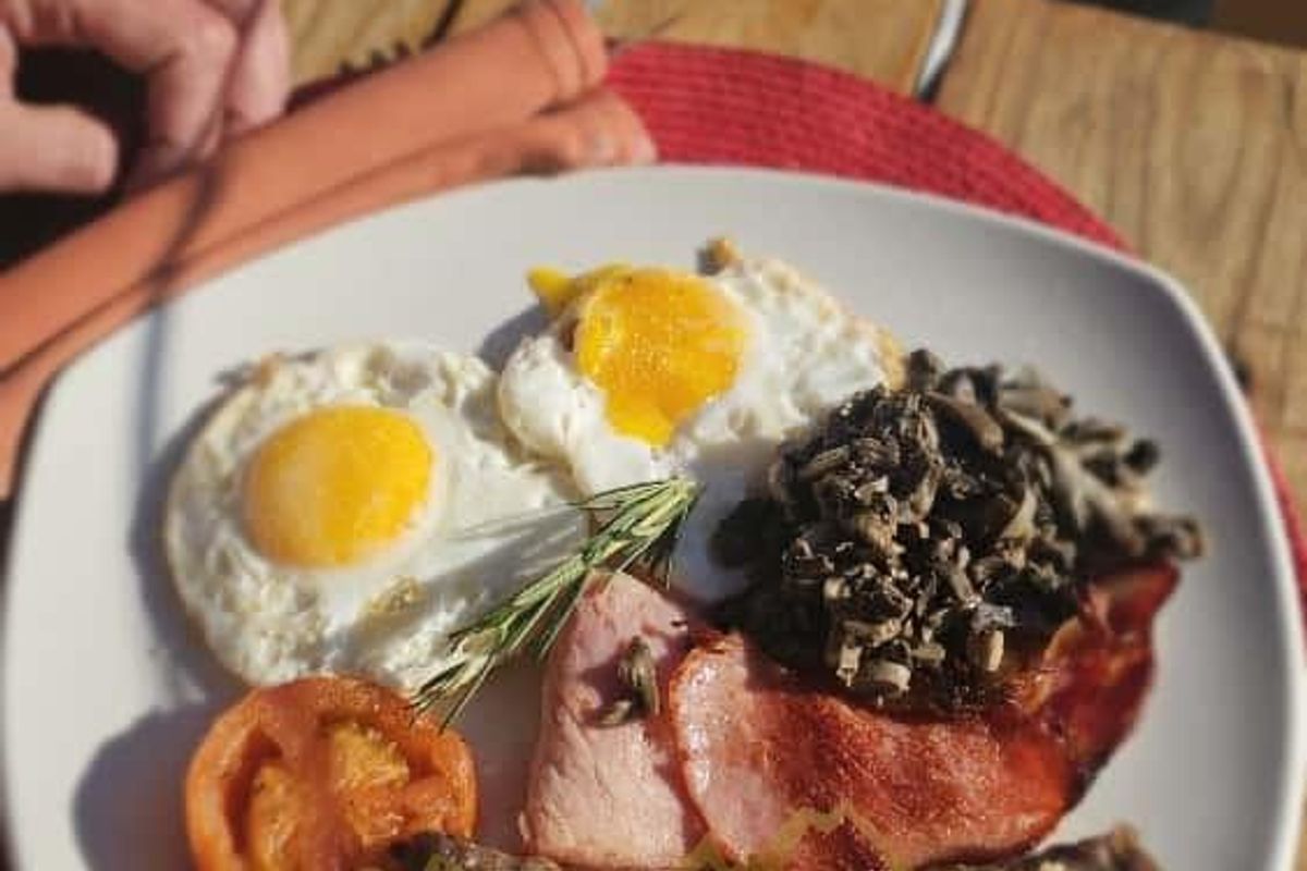 Aus | For Sale: A charming&historic guesthouse in the heart of Namibia’s scenic countryside.Well-known for its warm hospitality business with endless potential - Photo 5