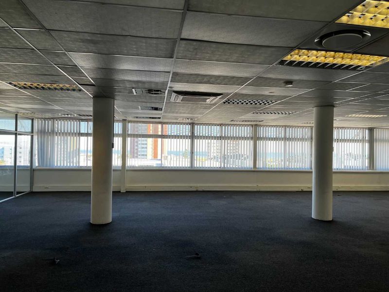 Superb Views & Air Conditioned Offices in Milnerton - Photo 7