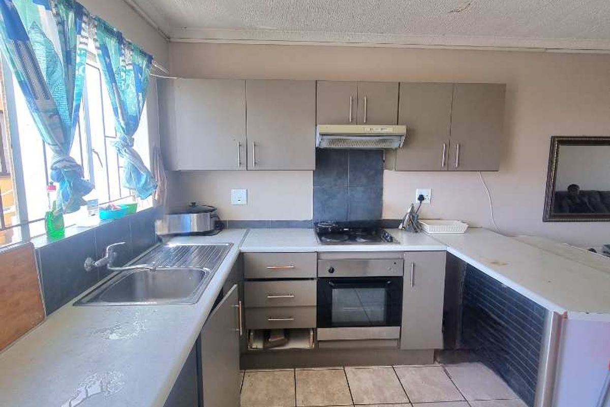 FLAT FOR SALE - Photo 5