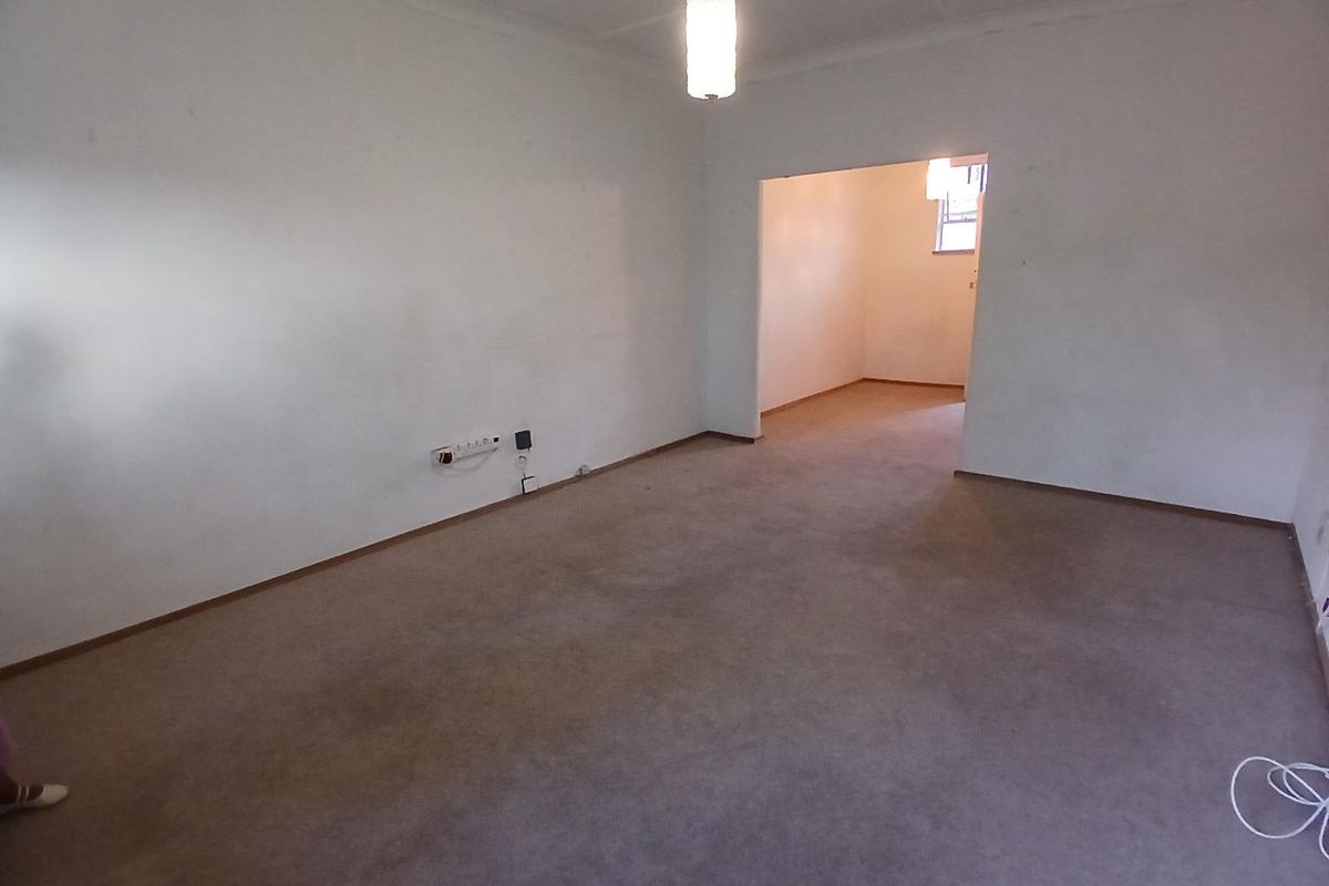 74m2 Lovely Spacious up Stairs unit. - Photo 4