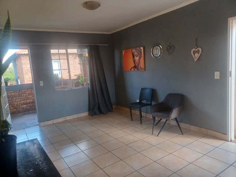 2 Bedroom Apartment for Sale in Andeon - Photo 4