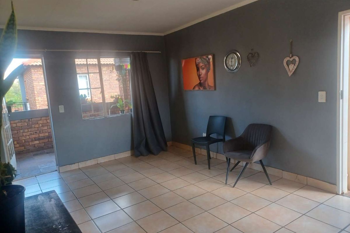 2 Bedroom Apartment for Sale in Andeon - Photo 4