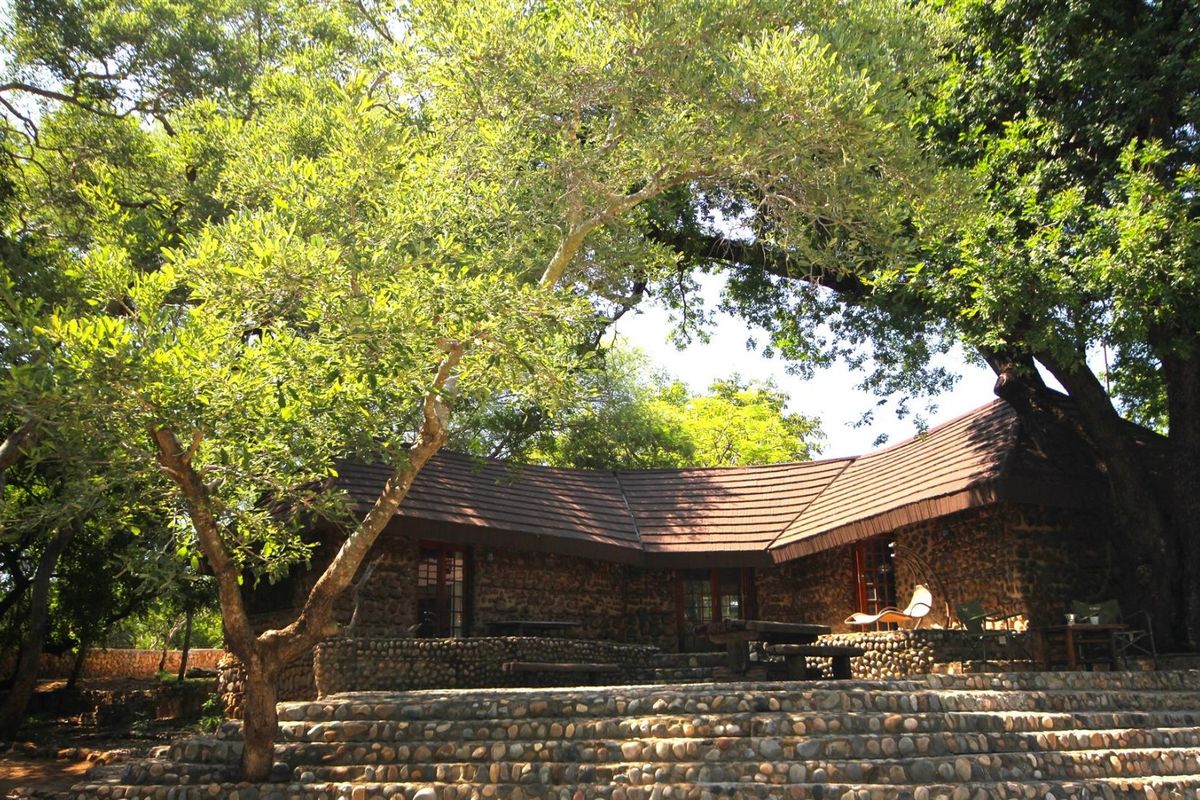 House and cottage overlooking the Olifant’s river. - Photo 2