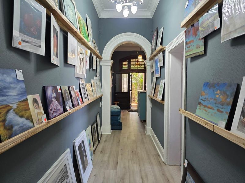 **Charming Old House with Endless Potential - Perfect for Investors and Families Alike** - Photo 9