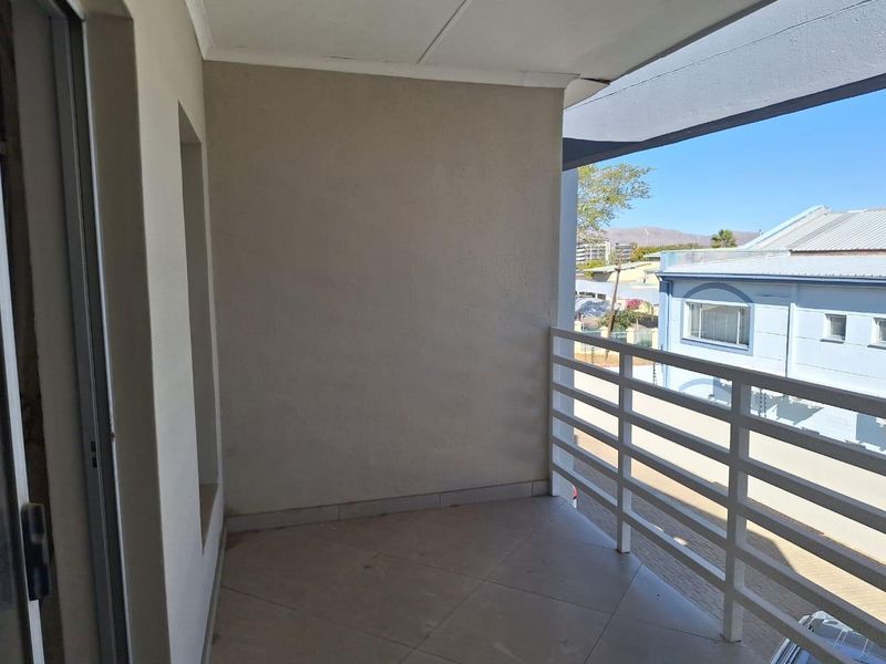 Very spacious TOWNHOUSE - Photo 1