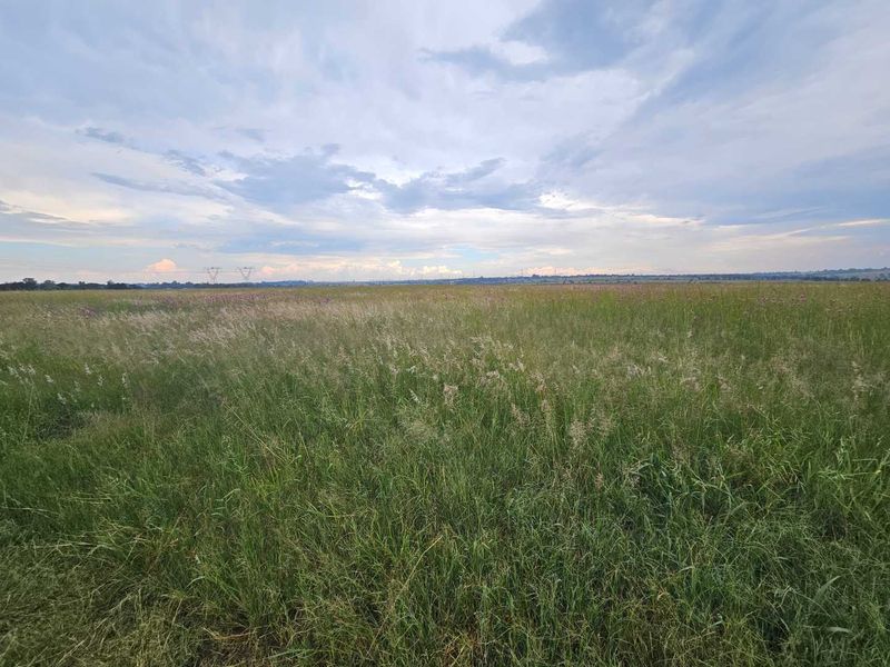 Development land of 21,4132 hectare Centurion . Situated nearby the Copperleaf Golf Estate with a Ernie Els designed Golf Course. - Photo 6