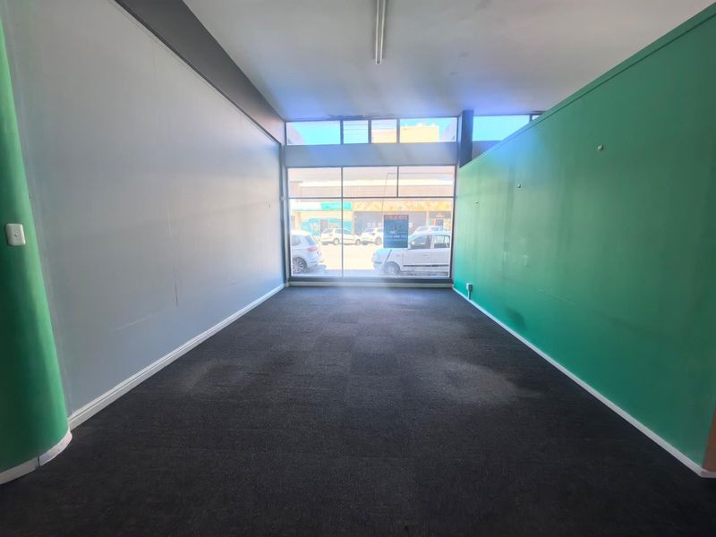 Ready for Business: Secure Your Spot on Westbourne - Photo 8