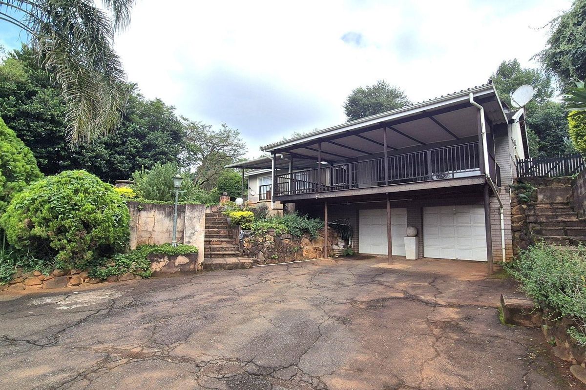 Modern Family Home with Views and Income-Generating Flatlet, Athlone, Pietermaritzburg - Photo 2