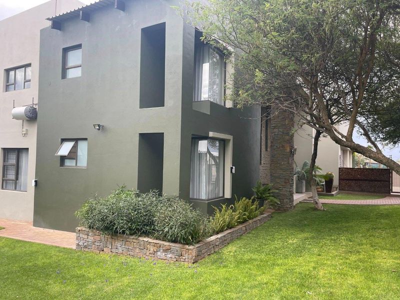 Outjo's Premier Home: Spacious, Stylish, Secure!" - Photo 5