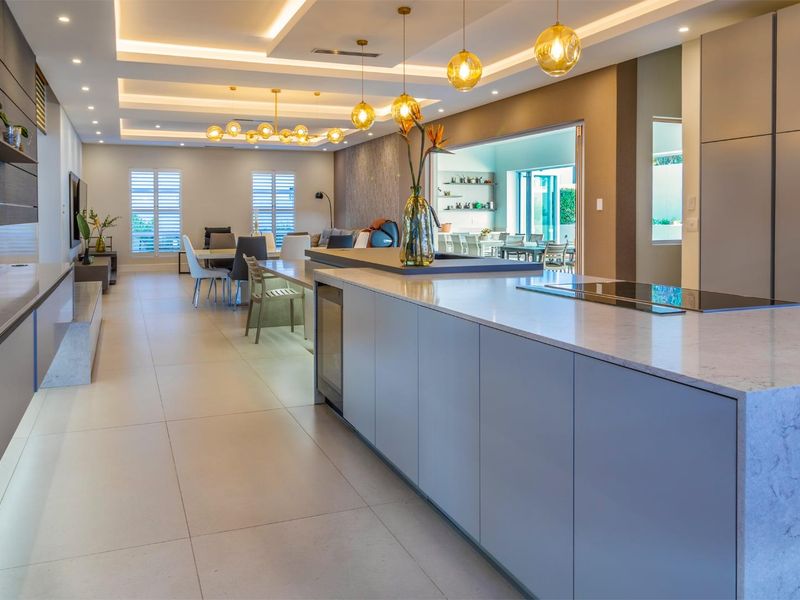 Unveiling Serenity: Luxurious Living at Its Finest in Waterfall Country Estate. - Photo 6