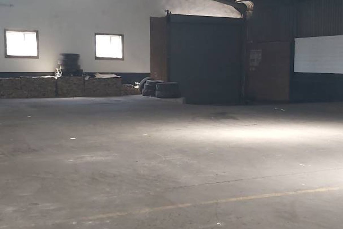 Warehouse/manufacturing/ Distribution unit to let in Sidwell. - Photo 5