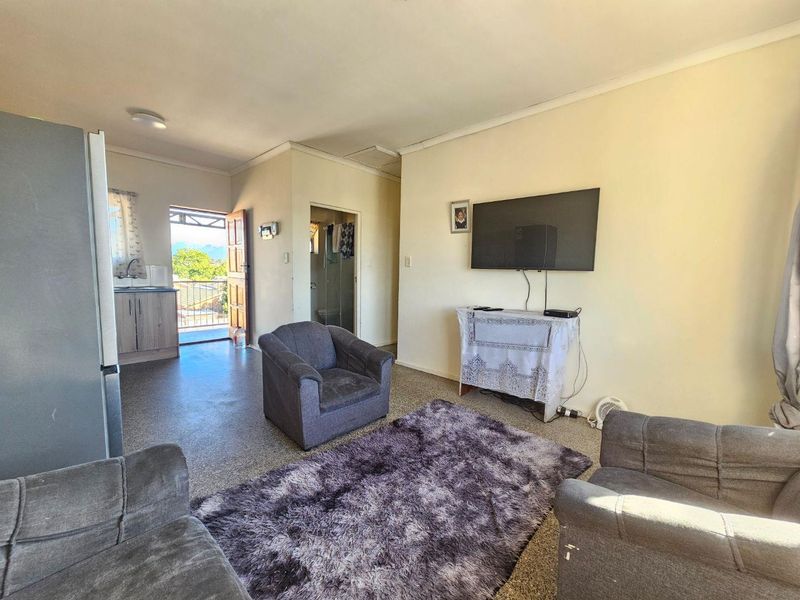 2 Bed 1 Bath Apartment in Arriza Apartments as investment or to use yourself. - Photo 6