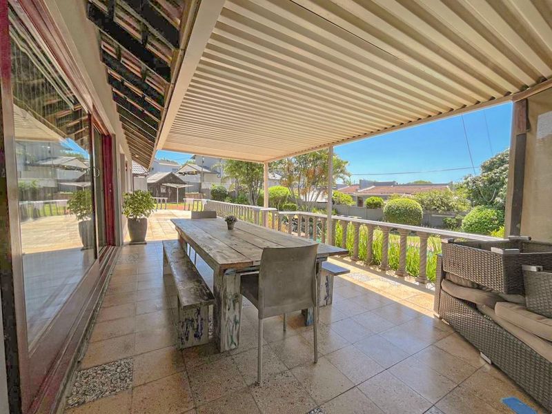 Charming Herrwood Park Home! - Photo 7