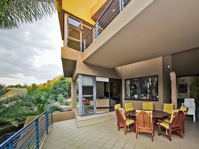 Ultimate in Luxurious Living! - Photo 6