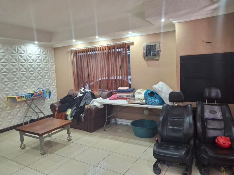 5 Bedroom Double storey House for Sale - Photo 7