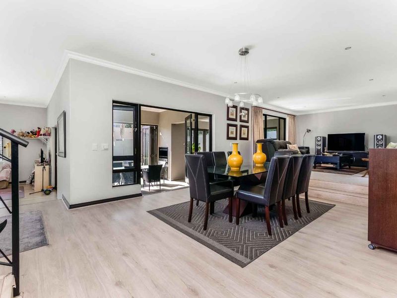 3 Bedroom House For Sale in Dainfern - Photo 8