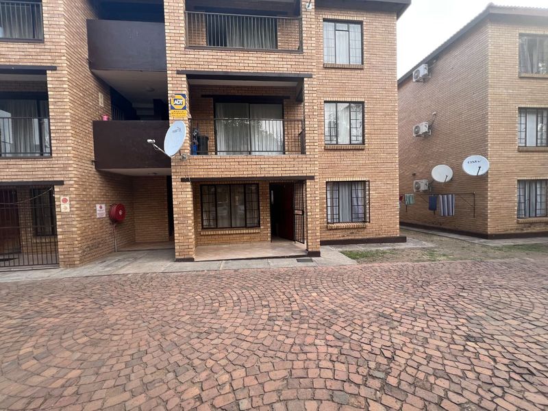 Great potential apartment for sale. - Photo 3