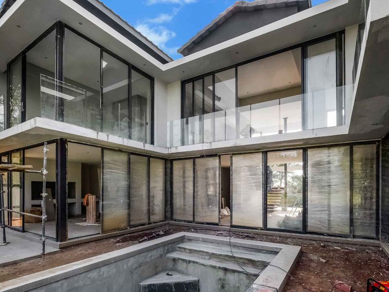 Contemporary Elegance Meets Estate Living - Photo 8