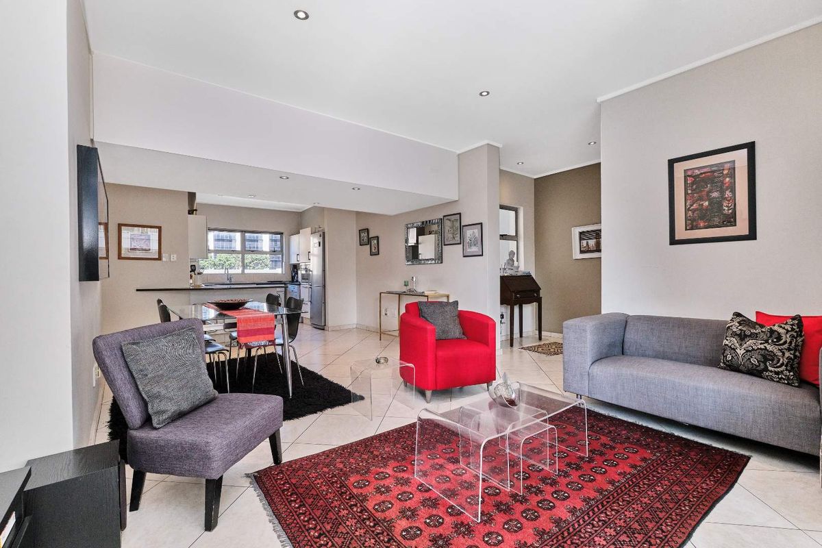 Luxurious 2-Bed Apartment with Stunning Views near Sandton - Photo 3