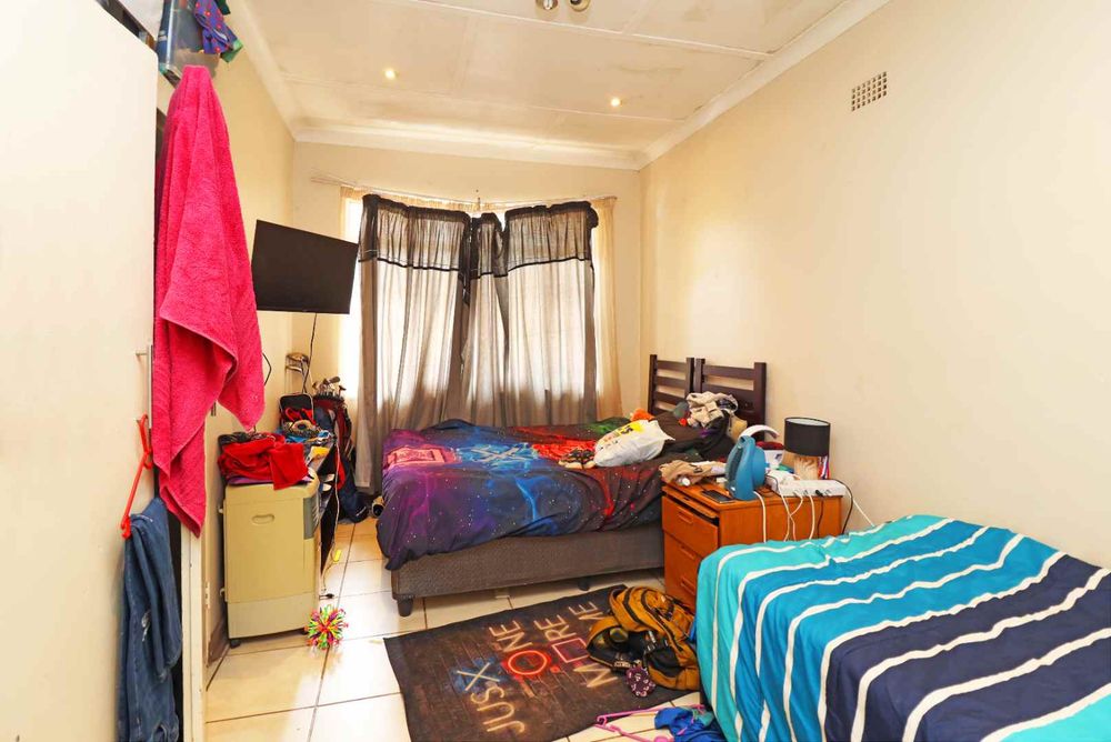 3rd bedroom main house