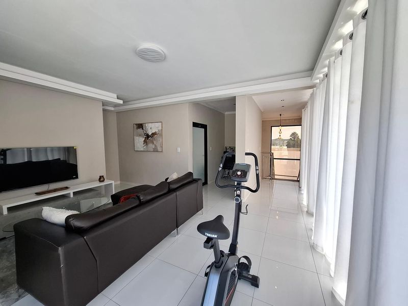 🏡 FOR SALE | DOUBLE-STORY HOUSE IN CIMBEBASIA 💰 N$ 2,850,000 Excluding Costs - Photo 7
