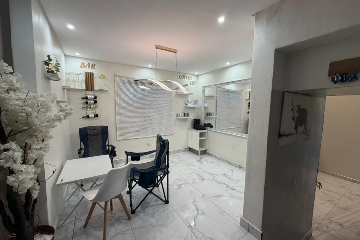 🏡 SPACIOUS 3-BEDROOM FAMILY HOME FOR SALE - KHOMASDAL, NEW EXTENSION - Photo 2