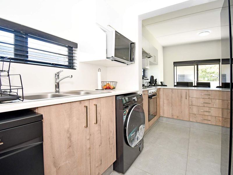 Fully Furnished 3-Bedroom Home in Springwood Estate | Pet-Friendly Garden | Move-In Ready Living - Photo 5