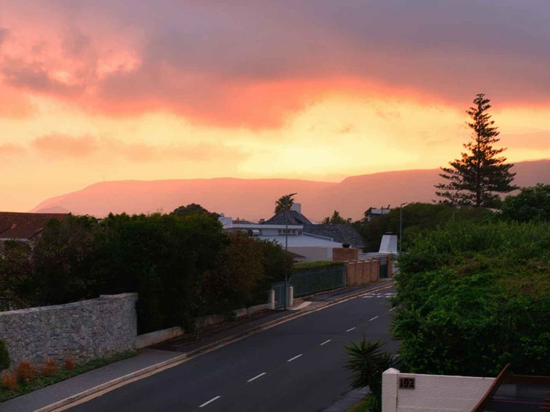 Prime Coastal Escape - Photo 7