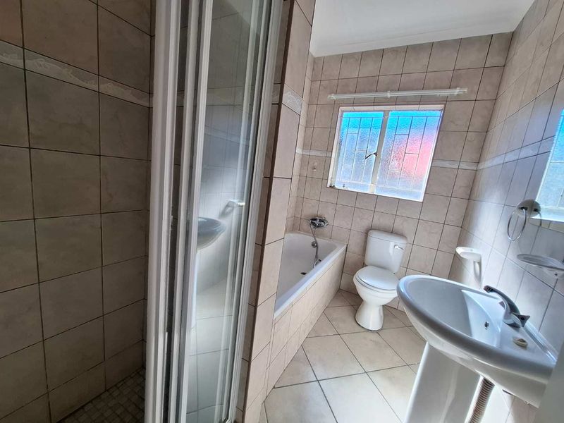 🏡 Last Chance to Secure an Affordable Property! - Photo 3