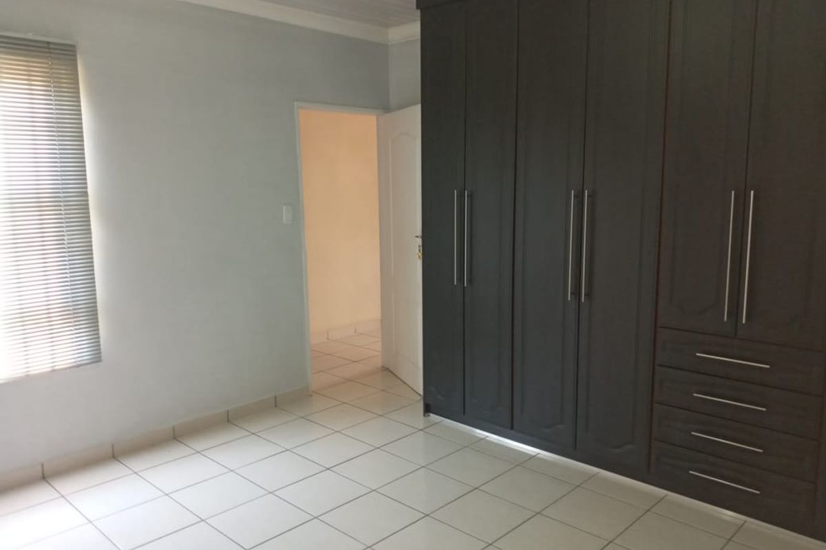 Modern Two Bedroom House to rent Rothdene Meyerton - Photo 2
