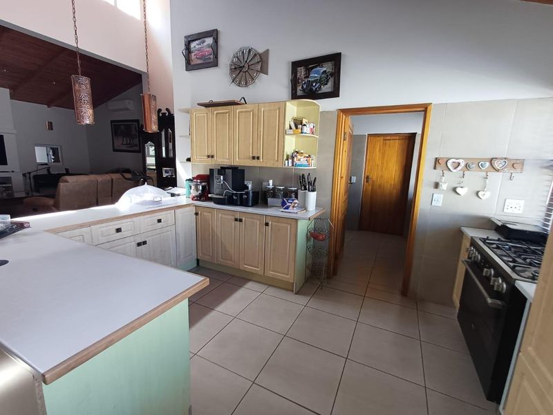 Family home in sought after area - Photo 7