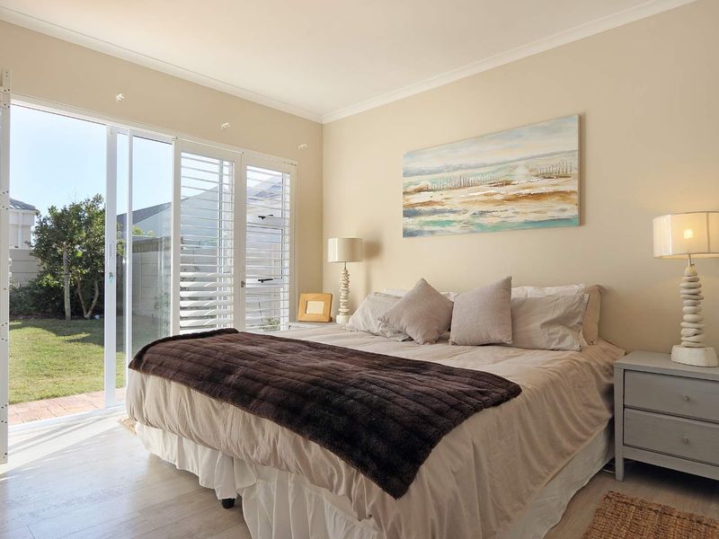 Spacious 3-Bedroom Family Home to Rent in Sunningdale - Photo 10