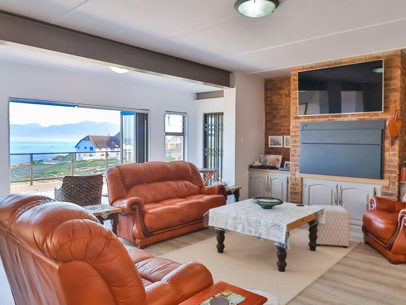 Sea, Style, and Space in De Kelders’ Most Sought-After Location - Photo 5