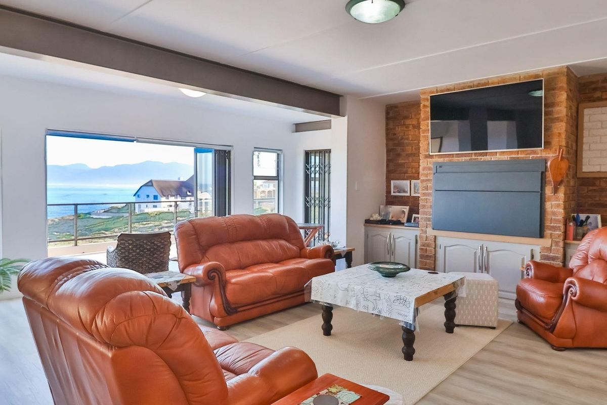 Sea, Style, and Space in De Kelders’ Most Sought-After Location - Photo 5