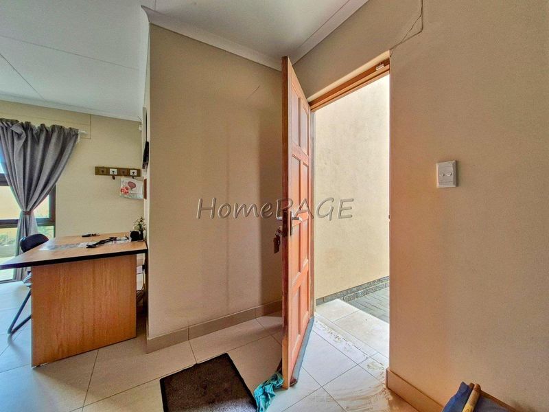 Hermes, Walvis Bay:  Neat 3 Bedr Townhouse is for Sale - Photo 6